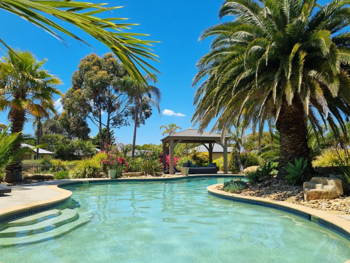 Island Cove Villas カウズ エクステリア 写真