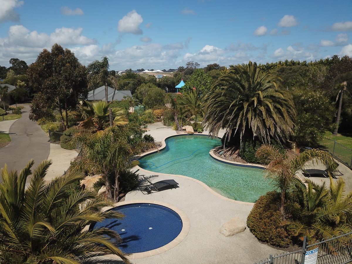 Island Cove Villas カウズ エクステリア 写真